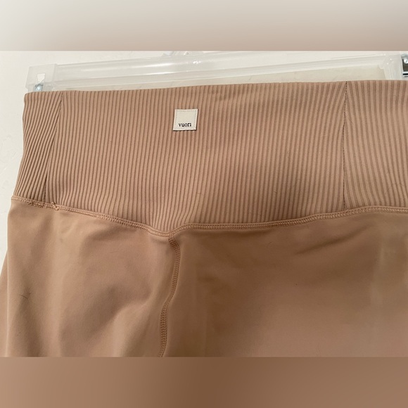 Vuori Rib Studio Legging in Coconut. Small. EUC. - Picture 10 of 17